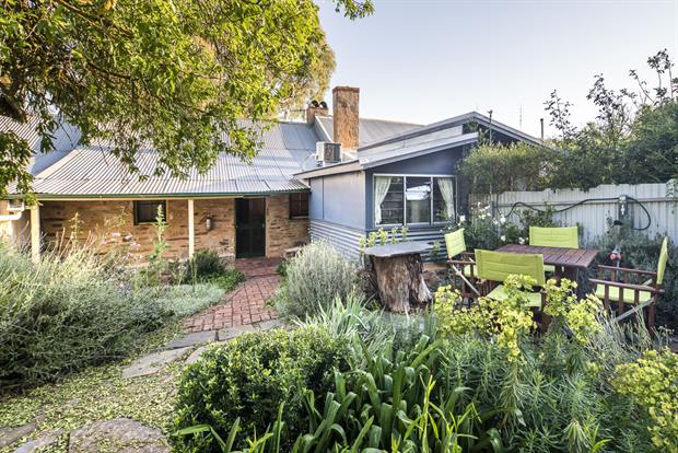 Cottage 10 — the private cottage garden with outdoor furniture