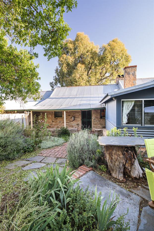Cottage 10 — the private cottage garden with outdoor furniture